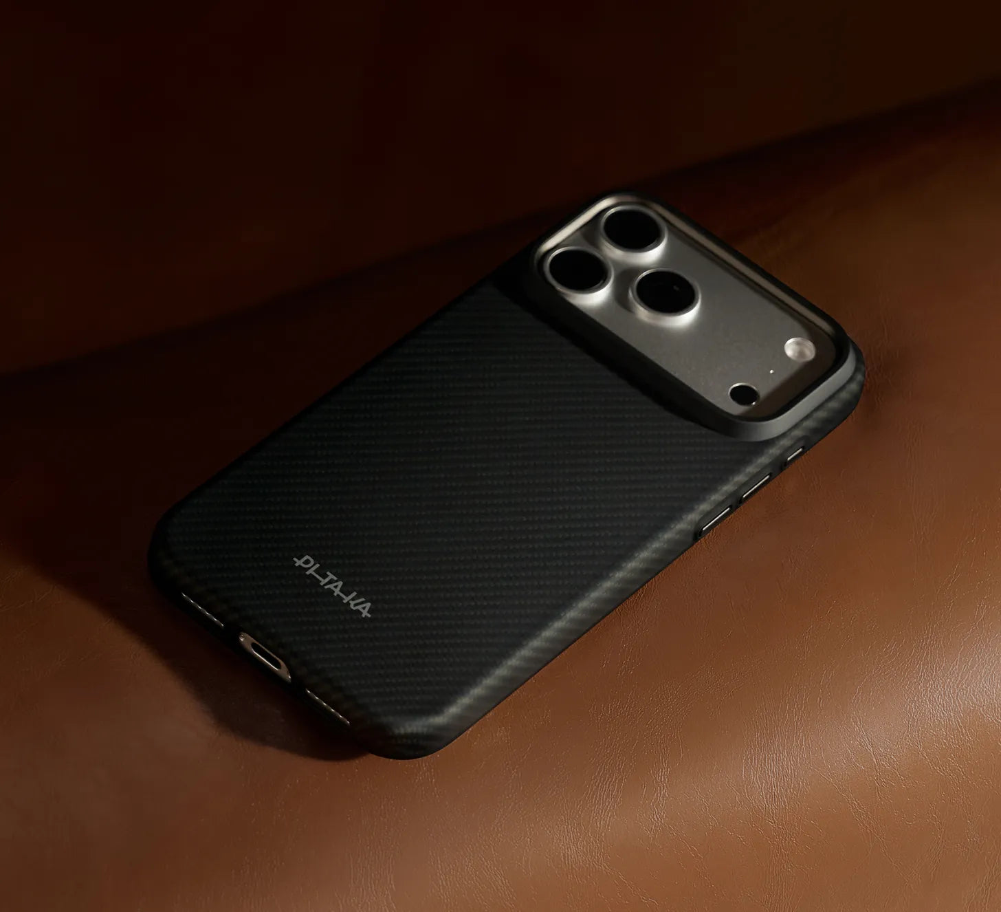 Robust und elegant – Summa Case iPhone 18 - 1