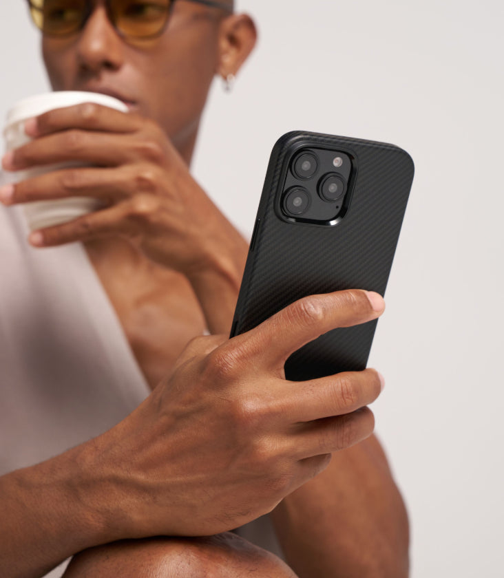 features-military-grade-protective-case-for-iphone16