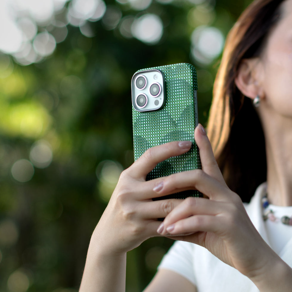 Photosynthese Ultradünne Hülle für iPhone 16 Serie – Earth Day Limited