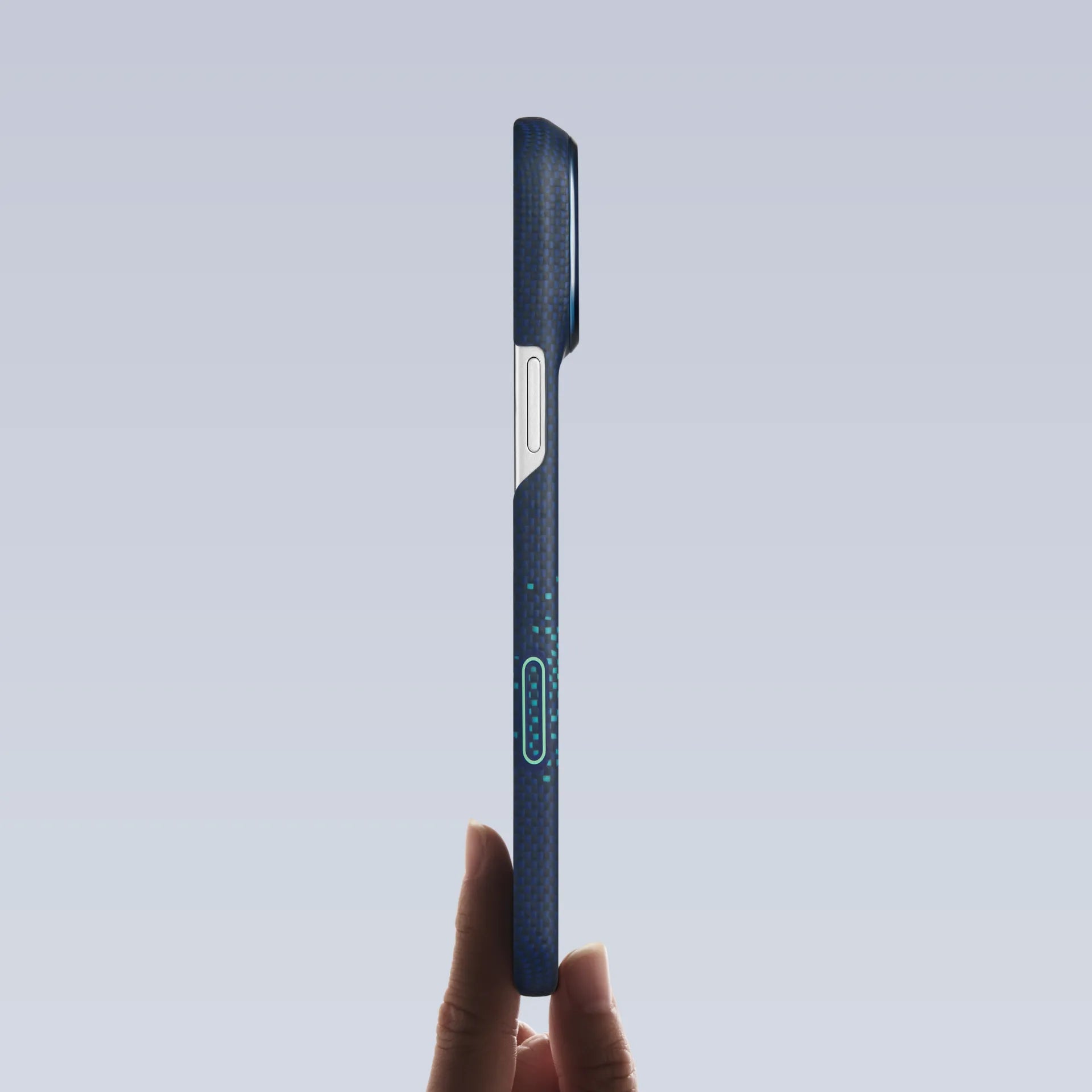 Paper Thin & Feather Light – Edge Case iPhone 18 - 1