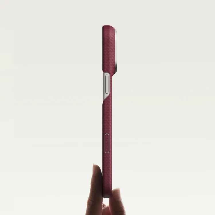 Paper Thin & Feather Light – Edge Case iPhone 18 - 1