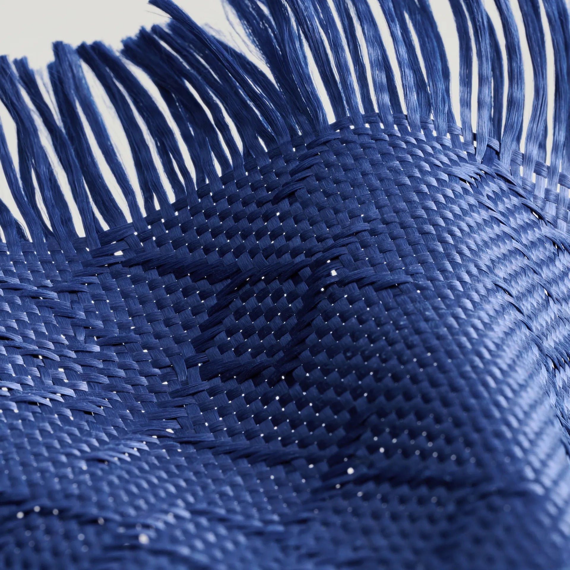 Premium Weave – Edge Case iPhone 18 - 1