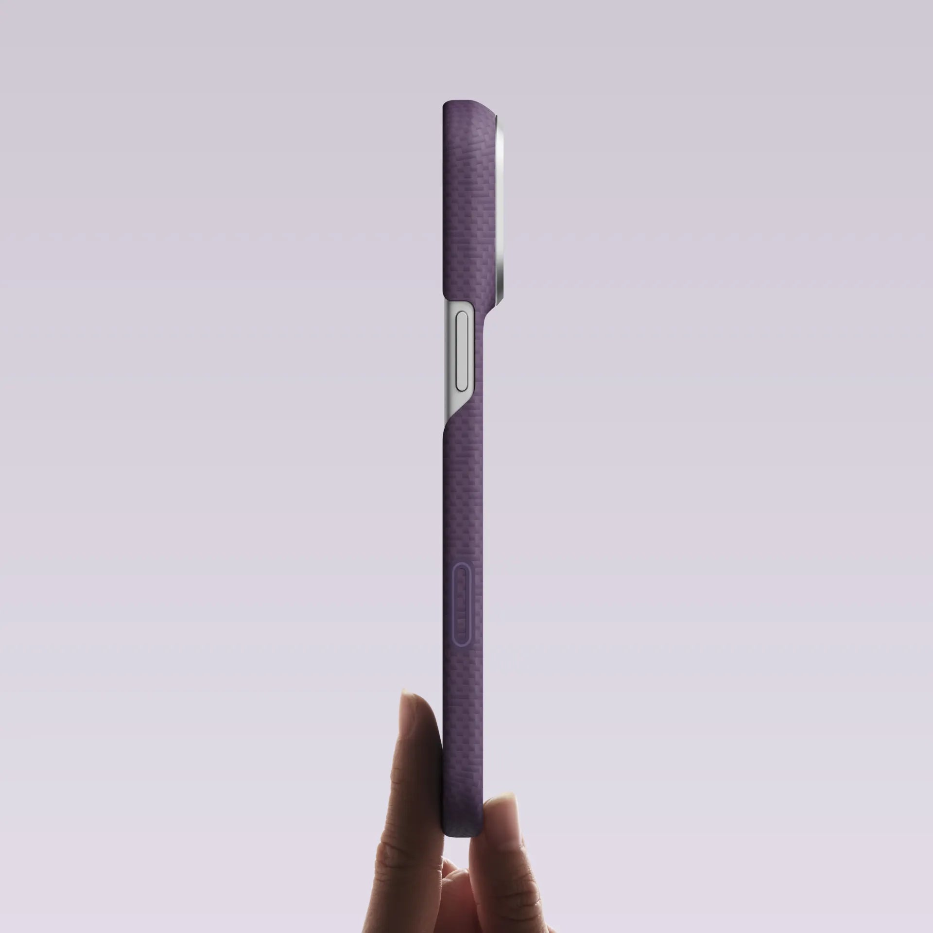 Paper Thin & Feather Light – Edge Case iPhone 18 (Charoite Purple) - 1