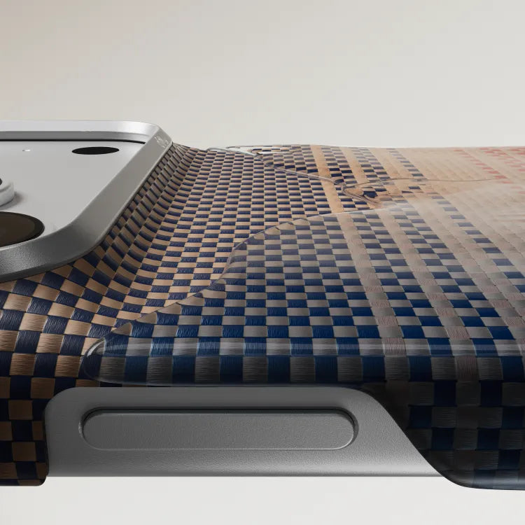 Mammoth Resin™ – Edge Case iPhone 18 - 1