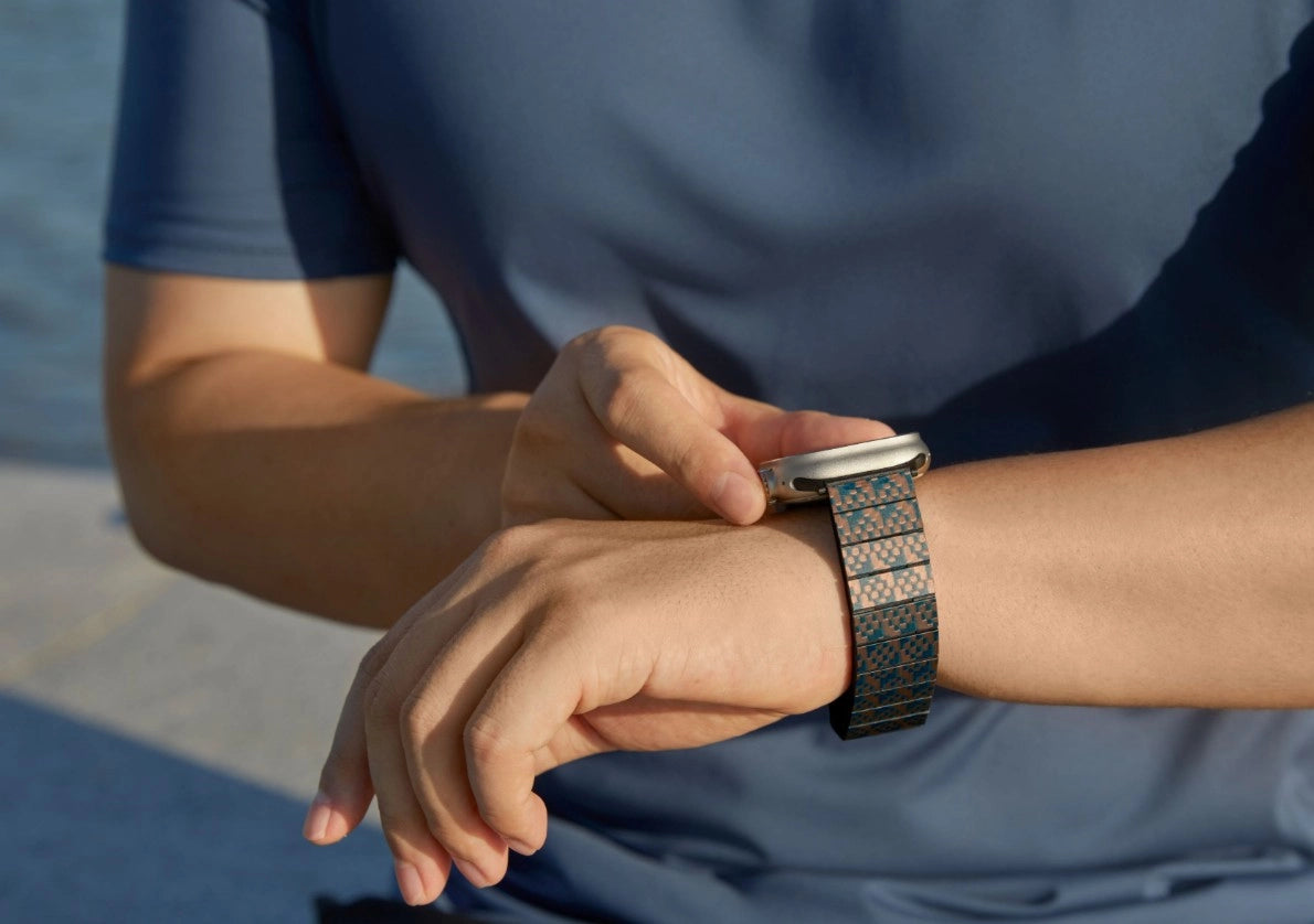 Dreamland ChromaCarbon Armband für Apple Watch – PITAKA Germany