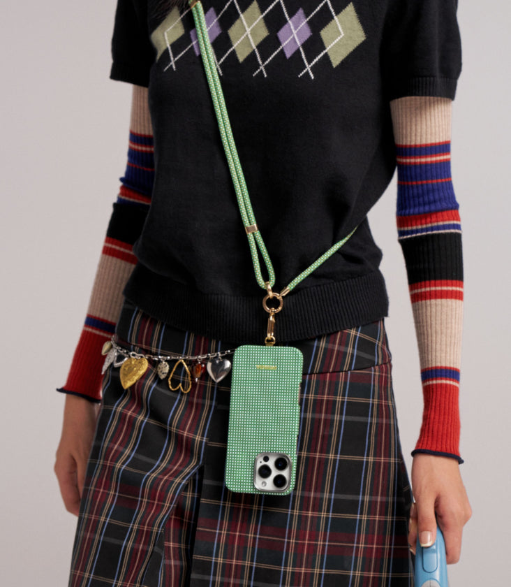 features ultra slim case for iphone16